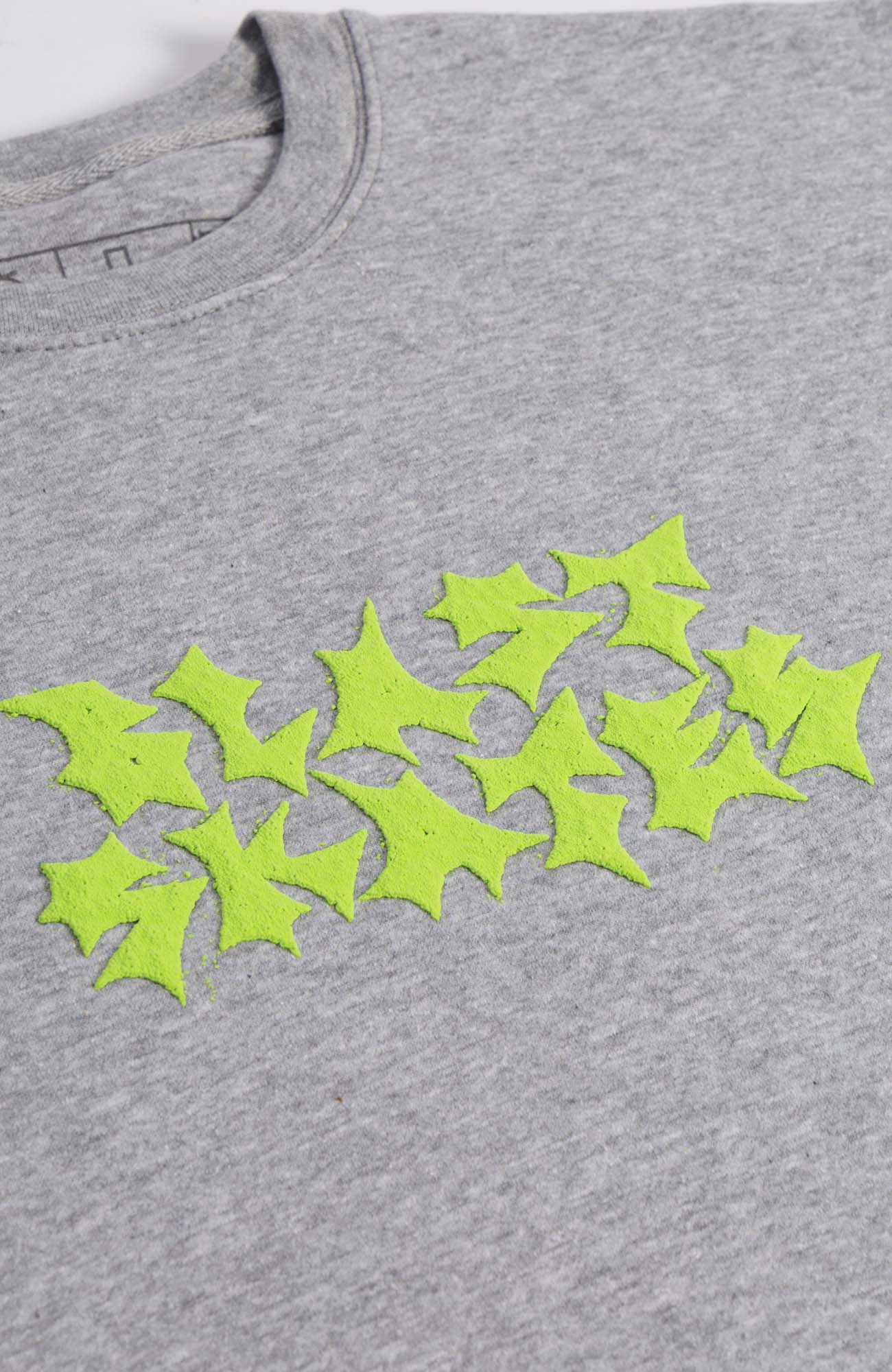 SCREAMING SKULLS CREWNECK
