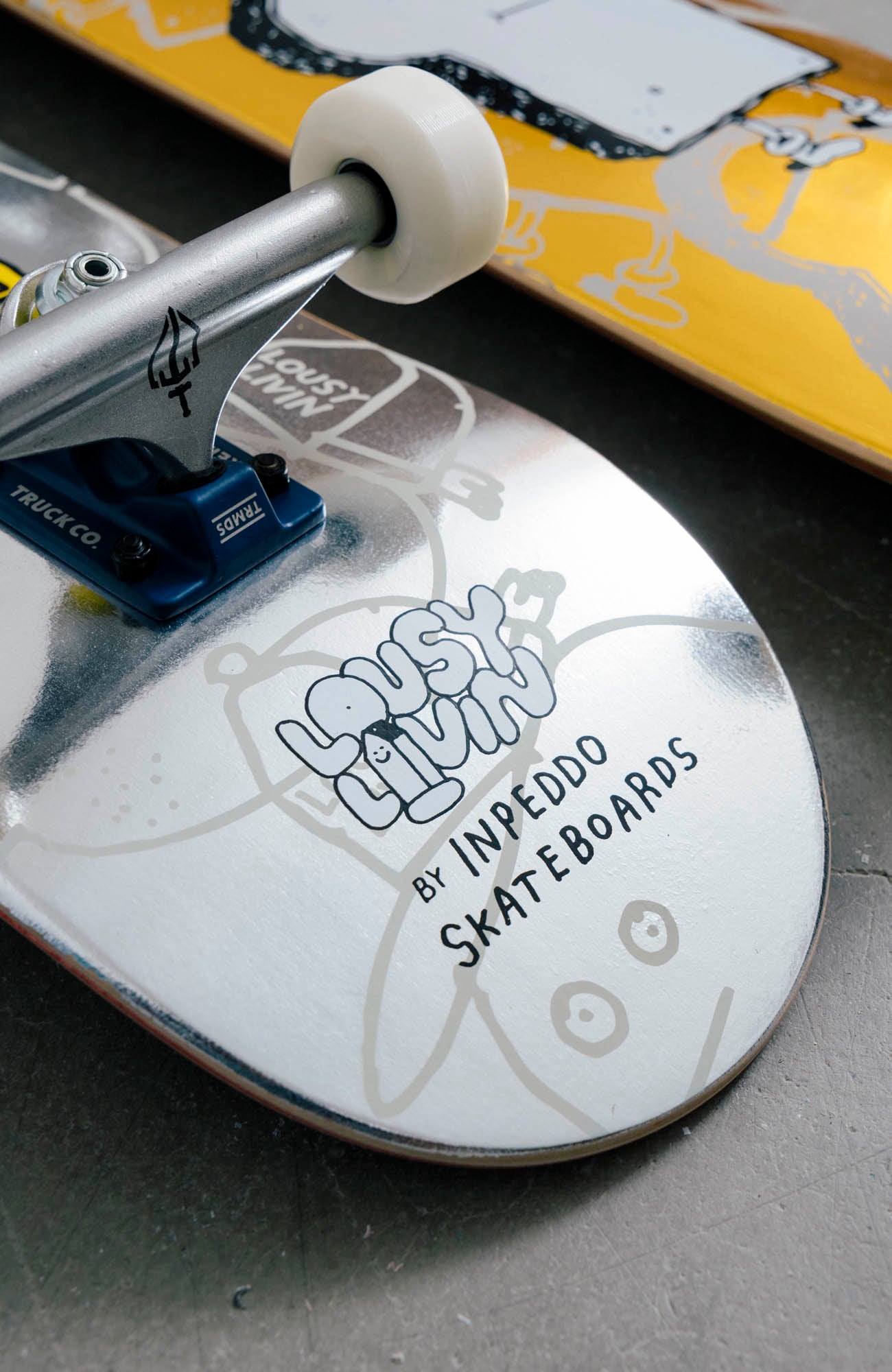 Silver Lemon - Skateboard Prem Complete