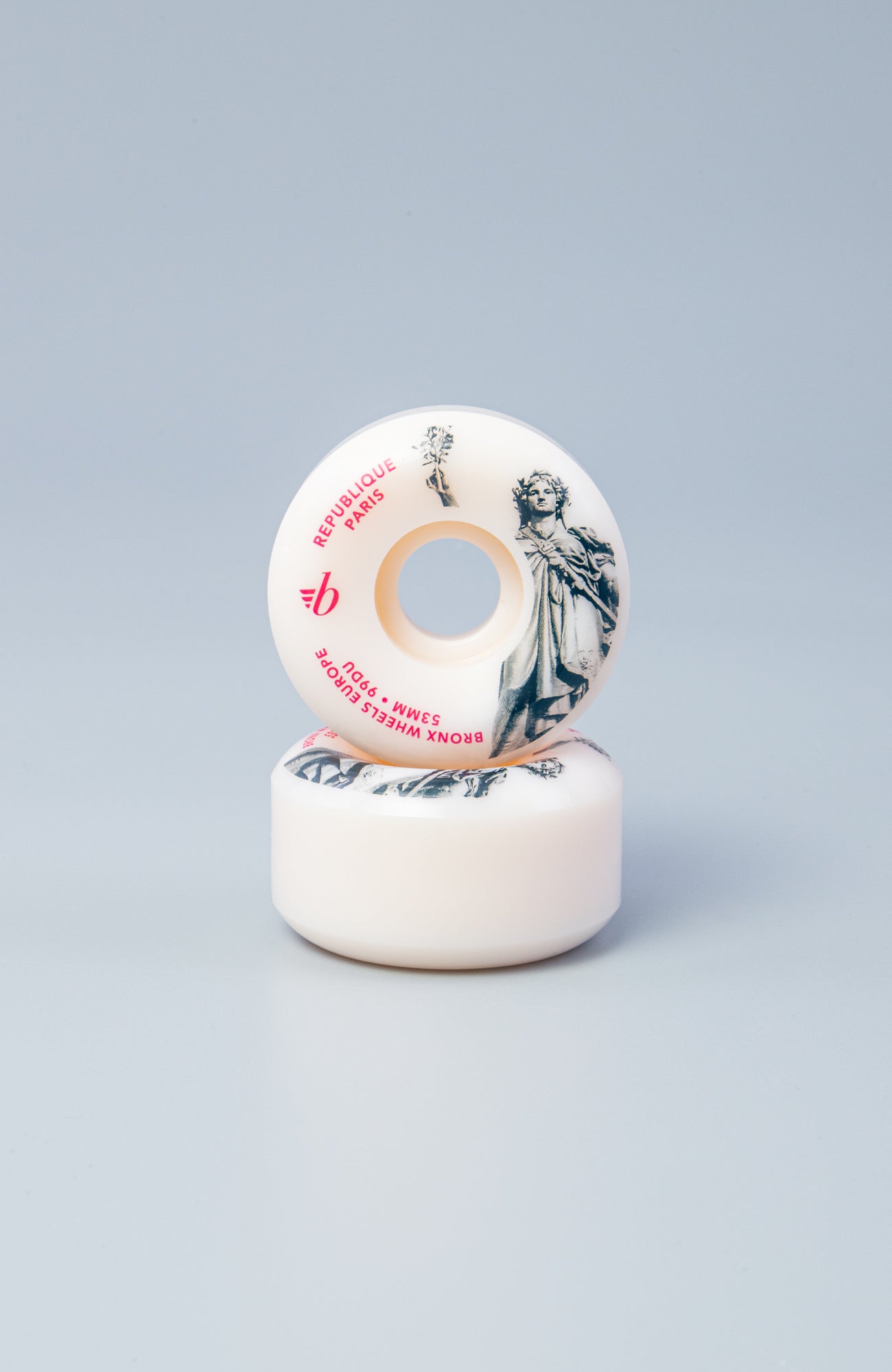 REPUBLIQUE / PARIS, GOLD Formula, Angled Shape, 99A - 53mm