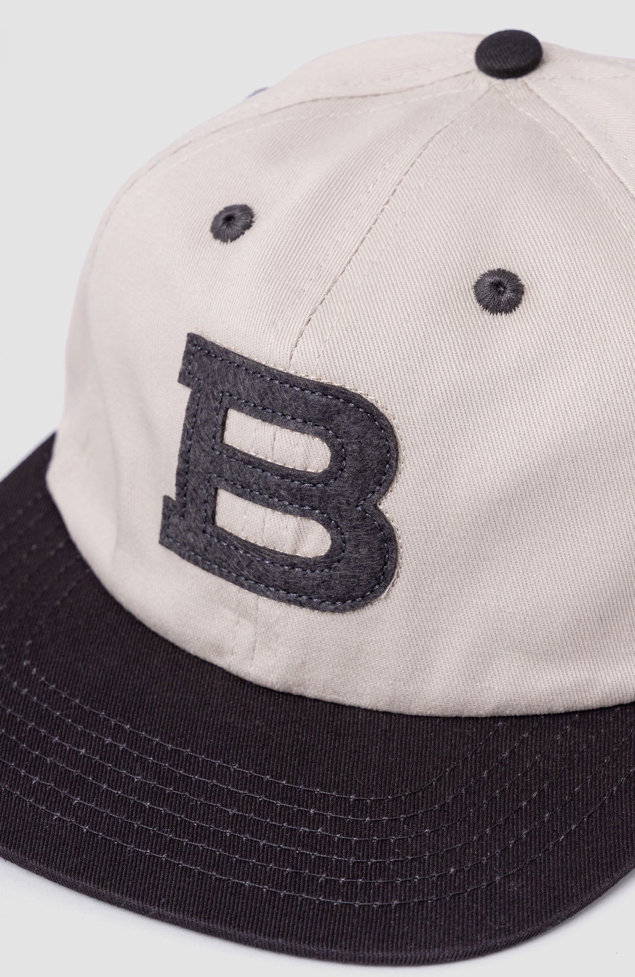 6 PANEL - FELT 'B' CAP - White Black